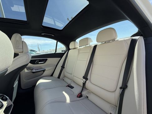Used 2025 Mercedes-Benz C 300 Sedan image 8