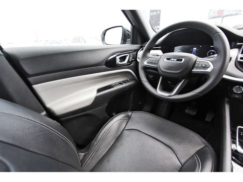 Used 2025 Jeep Compass Limited w/ Elite Group AWD/4WD image 9