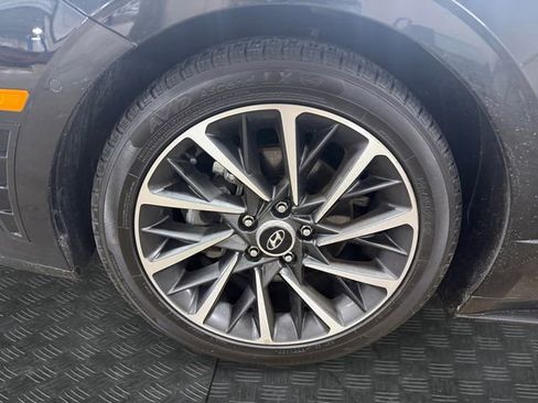 Used 2023 Hyundai Sonata Limited w/ Preferred Accessory Package FWD image 15