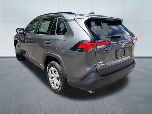 Used 2021 Toyota RAV4 LE FWD image 2
