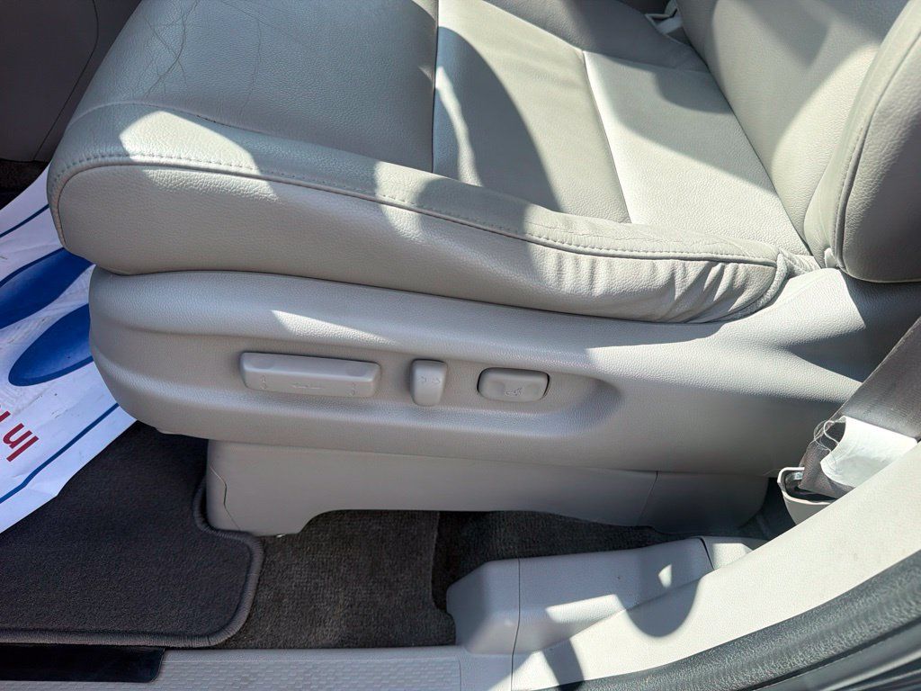 Used 2014 Honda Odyssey EX-L image 21