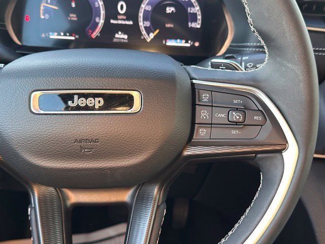 Used 2025 Jeep Grand Cherokee L Altitude AWD/4WD image 22
