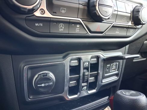 Used 2023 Jeep Wrangler Unlimited Sport AWD/4WD image 27