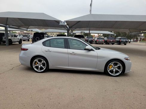 Used 2020 Alfa Romeo Giulia Ti Sport w/ Quick Order Package 22S Sport AWD/4WD image 9