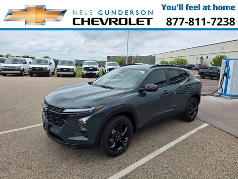 New 2026 Chevrolet Trax LT w/ Driver Confidence Package FWD image 3