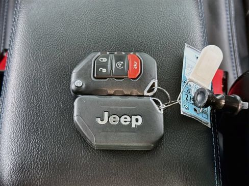 Used 2024 Jeep Wrangler Unlimited Rubicon 4xe AWD/4WD image 40