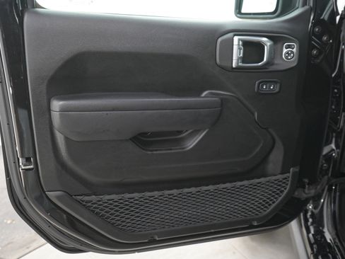 Used 2024 Jeep Wrangler Willys image 21