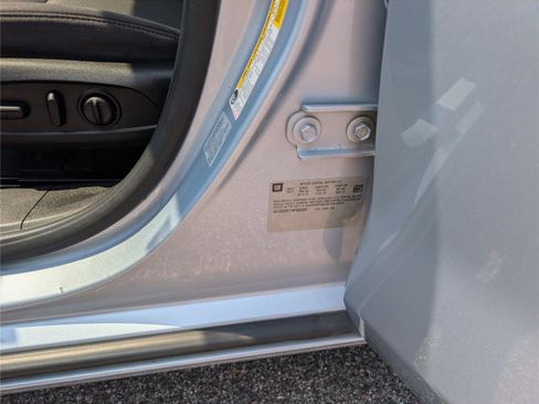 Used 2017 Chevrolet Malibu LT FWD image 15
