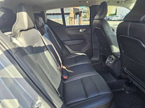Certified 2025 Volvo XC40 B5 Plus w/ Climate Package AWD/4WD image 13