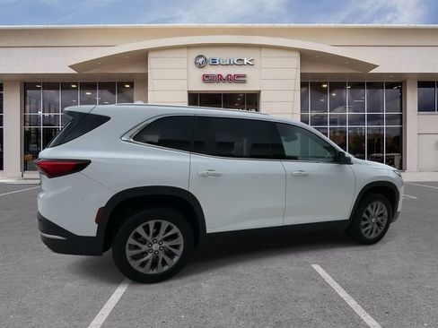 Certified 2025 Buick Enclave Preferred FWD image 15