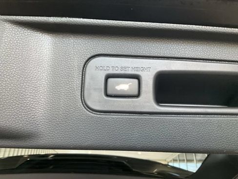 Used 2025 Honda Pilot Touring image 22