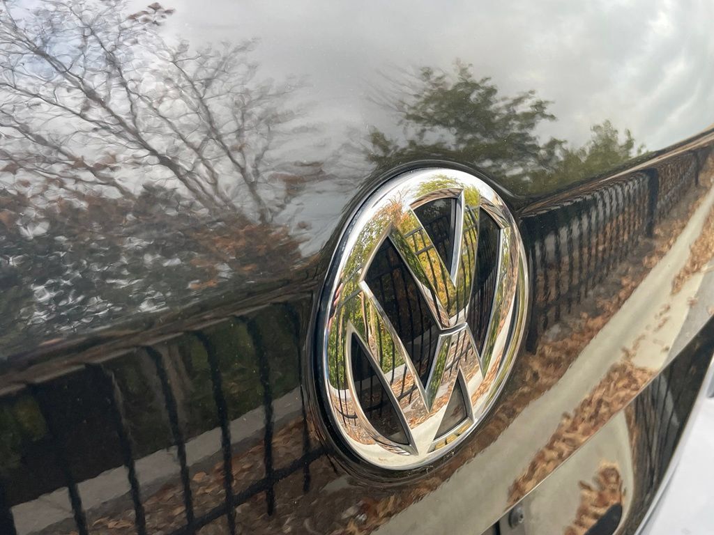 Used 2021 Volkswagen Tiguan SE AWD/4WD image 6