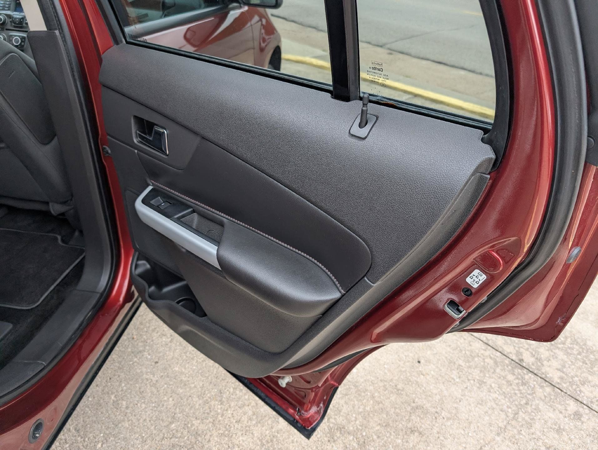 Used 2014 Ford Edge SEL FWD image 16
