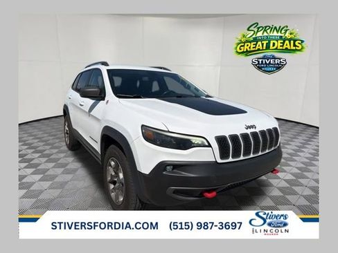 Used 2019 Jeep Cherokee Trailhawk w/ Cold Weather Group AWD/4WD image 1