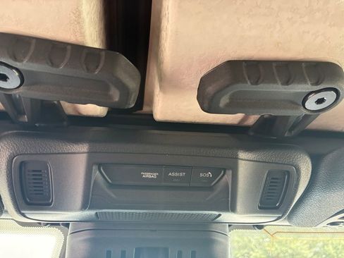 New 2026 Jeep Gladiator Sport image 12