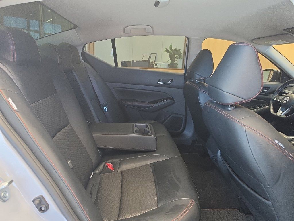 Used 2024 Nissan Altima 2.5 SR FWD image 43