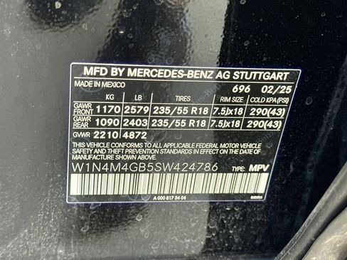 New 2025 Mercedes-Benz GLB 250 image 19