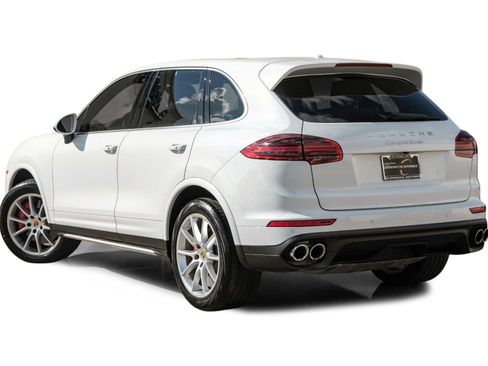 Used 2016 Porsche Cayenne Turbo w/ Premium Plus Package AWD/4WD image 10