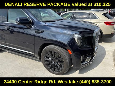 Used 2023 GMC Yukon Denali w/ Denali Reserve Package AWD/4WD image 3