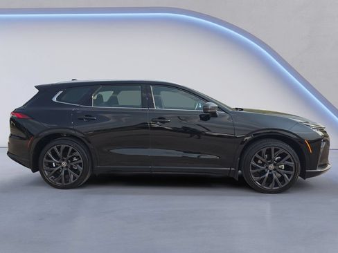 Used 2025 Toyota Crown Signia w/ Advanced Technology Package AWD/4WD image 7