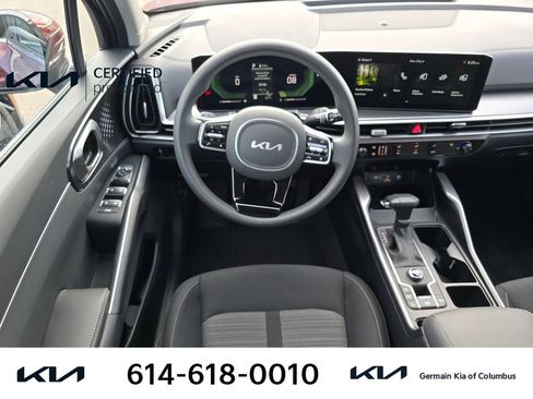 Certified 2025 Kia Sorento LX FWD image 17