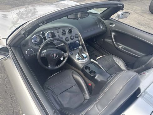 Used 2008 Pontiac Solstice Convertible w/ Premium Package RWD image 6