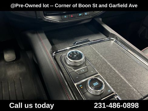 Used 2024 Ford Expedition Limited AWD/4WD image 21
