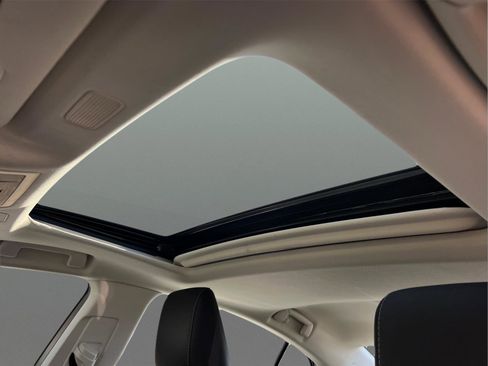 Certified 2022 Lexus ES 300h w/ Premium Package image 34