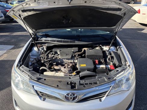 Used 2014 Toyota Camry LE FWD image 15