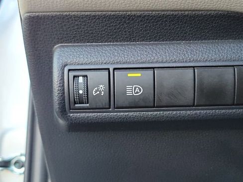 Used 2025 Toyota Corolla LE image 22