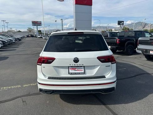 Used 2024 Volkswagen Tiguan SE R-Line AWD/4WD image 10