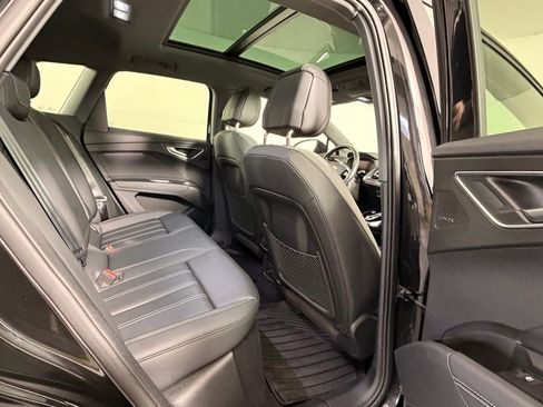 Used 2023 Audi Q4 e-tron Premium Plus w/ Premium Plus image 20
