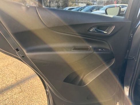 Used 2022 Chevrolet Equinox LT image 16