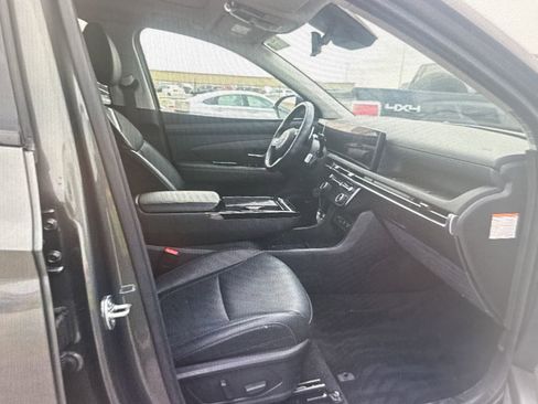 Used 2025 Hyundai Tucson Limited image 17