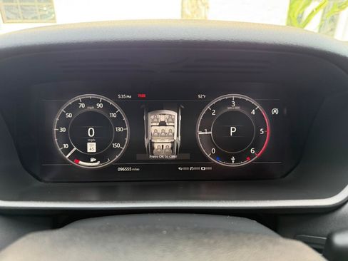 Used 2018 Land Rover Discovery SE AWD/4WD image 29