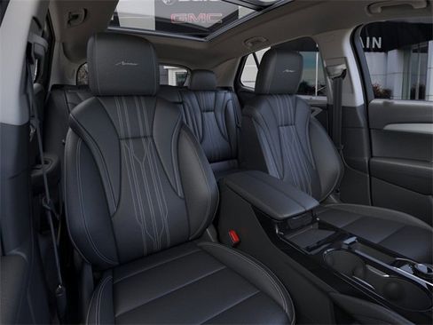 Used 2024 Buick Envision Avenir image 16