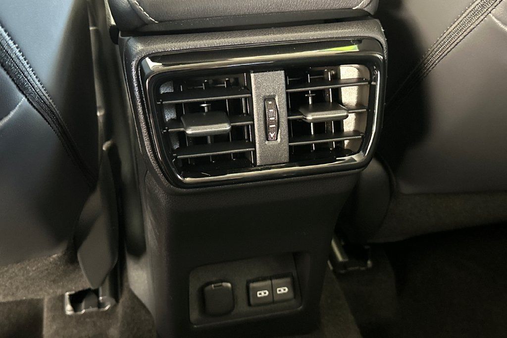 Certified 2026 Lexus NX 350h AWD w/ Accessory Package (2T) image 15