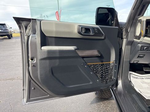 Used 2021 Ford Bronco Badlands image 12