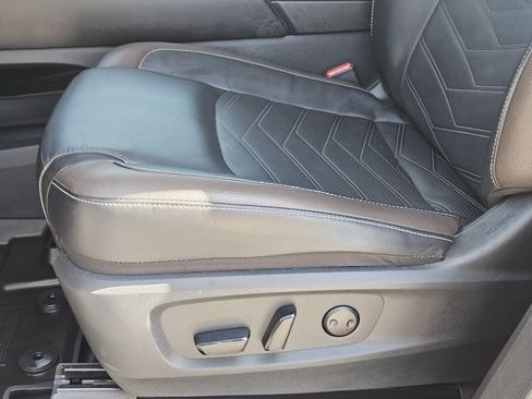 Used 2024 Nissan Pathfinder Platinum AWD/4WD image 20