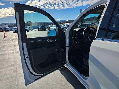 Used 2025 GMC Sierra 1500 SLE w/ Preferred Package image 21