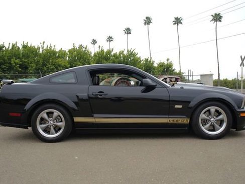 Used 2006 Ford Mustang GT Premium image 12