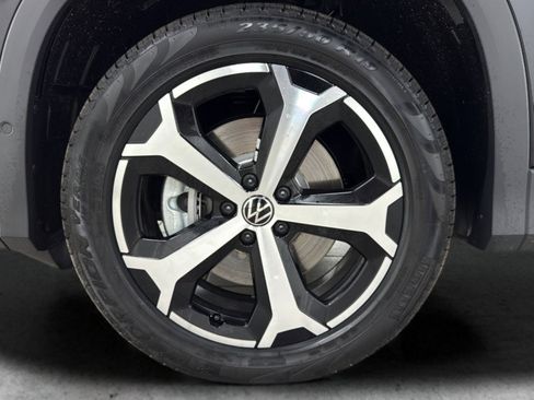 New 2026 Volkswagen Tiguan SE AWD/4WD image 40