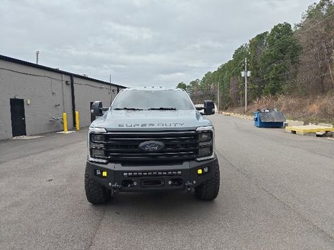 Used 2025 Ford F250 Platinum image 8