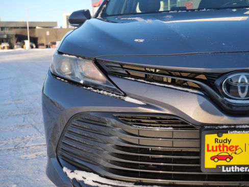 Certified 2020 Toyota Camry LE image 17