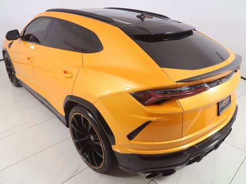 Used 2021 Lamborghini Urus image 37