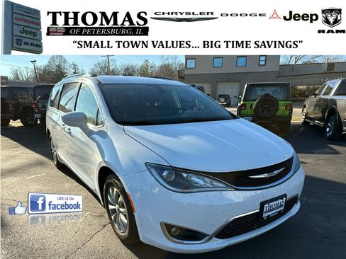 Used 2019 Chrysler Pacifica Touring-L image 1