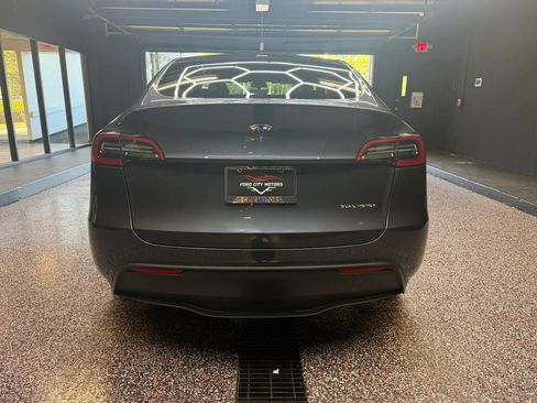 Used 2021 Tesla Model Y Long Range AWD/4WD image 6
