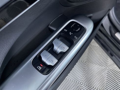 Used 2025 Mercedes-Benz C 300 4MATIC Sedan image 16