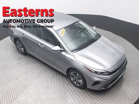 Used 2024 Kia Forte LXS image 3