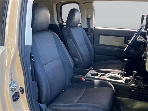 Used 2011 Toyota FJ Cruiser 4WD w/ Upgrade Pkg image 8